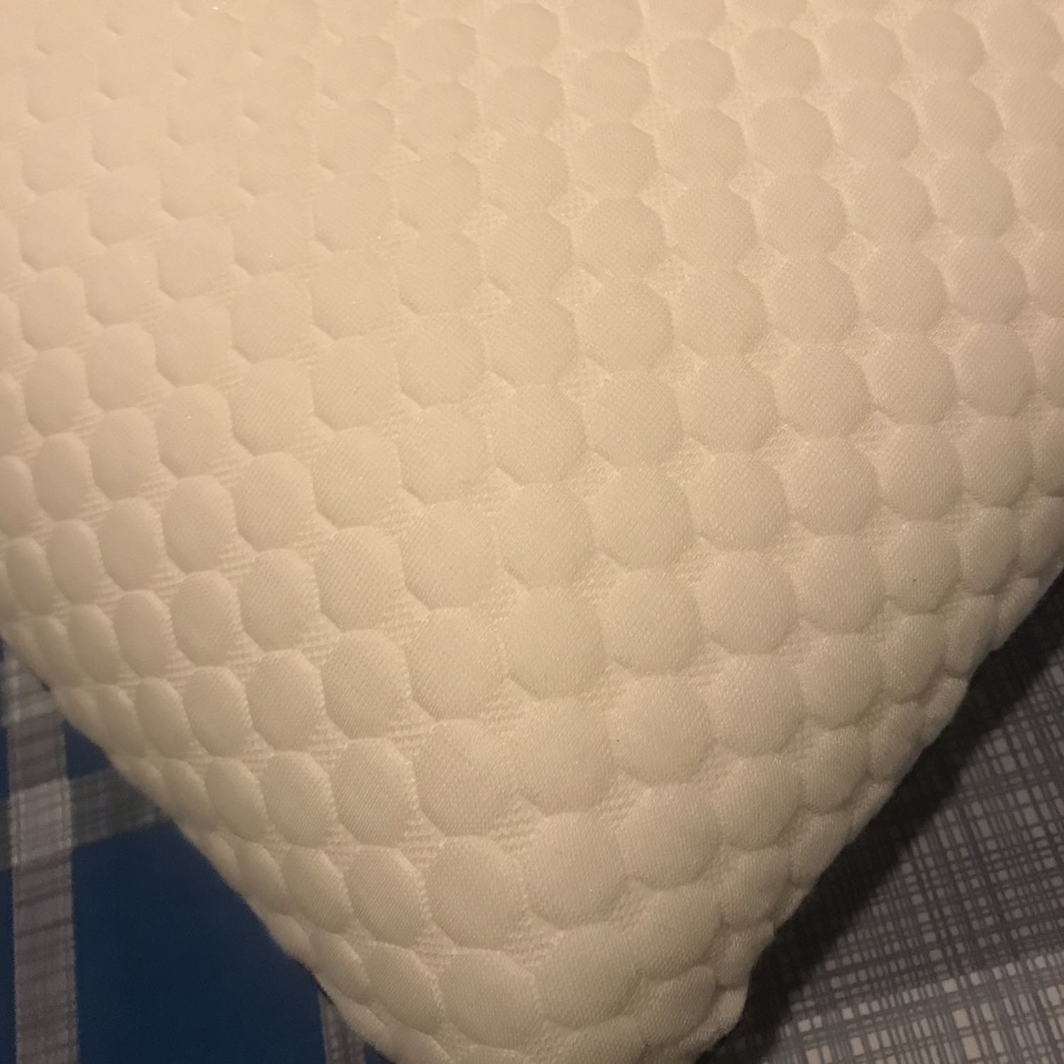 Gối nằm rất đã, đỡ hẳn đau cổ sau 1 đêm ngủ dậy. Điều đặc biệt mình thích nhất là dịch vụ chăm sóc khách hàng quá tuyệt vời. Không có gì để chê, Mình sẽ tiếp tục giới thiệu bạn bè người thân sử dụng gối. Hi vọng Nooz sẽ ra thêm nhiều sản phẩm nữa như là gói ôm chẳng hạn.