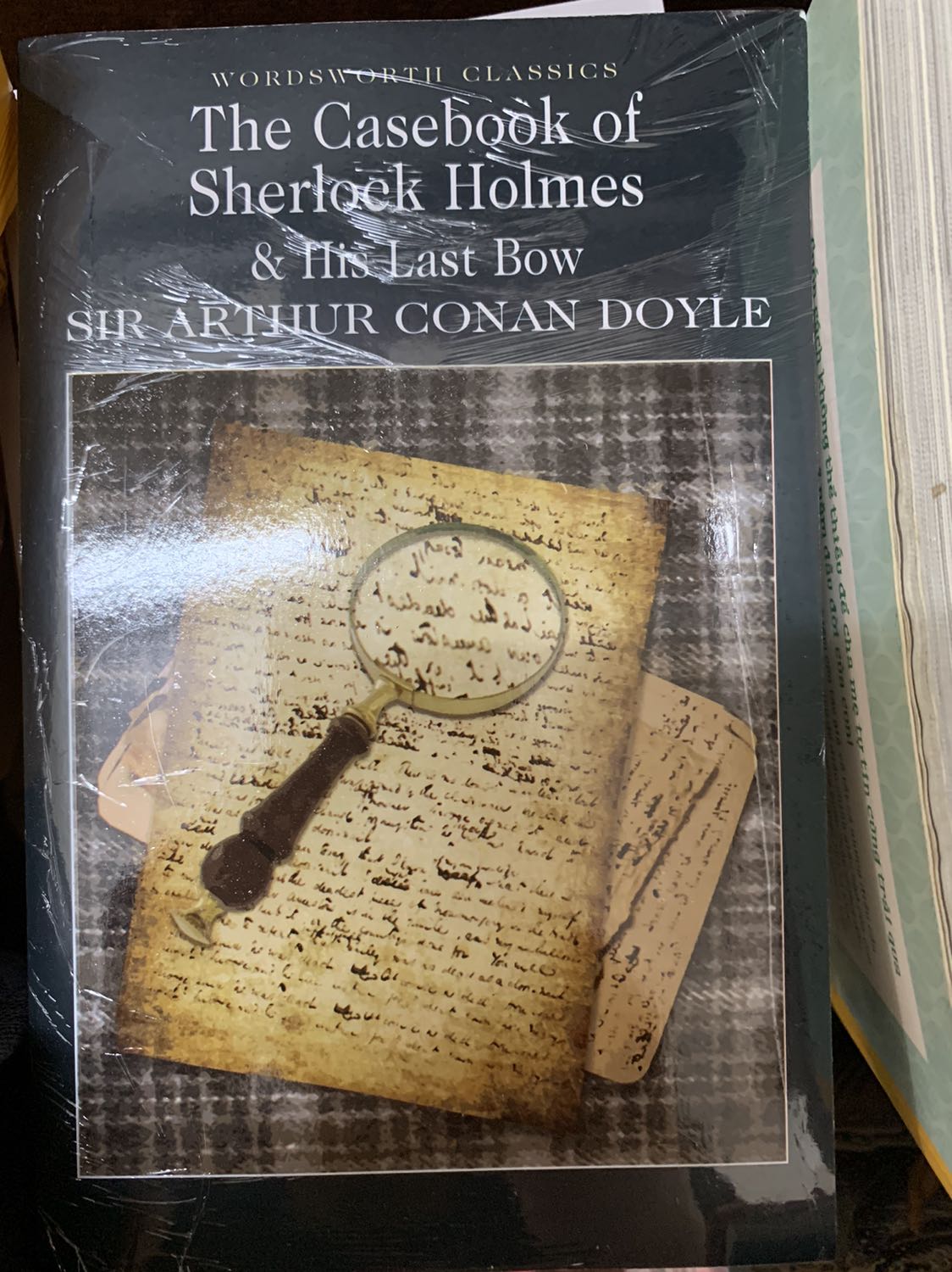 Sách được bảo quản nguyên vẹn, chất lượng tốt, giá sale tốt, vận chuyển hơi lâu nhưng không vấn đề gì