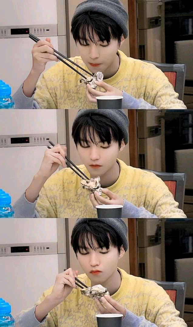 huhu vận chuyển móp hết cái góc của ng ta bực cả mình đấy khổ huhu vận chuyển móp hết cái góc của ng ta bực cả mình đấy khổ