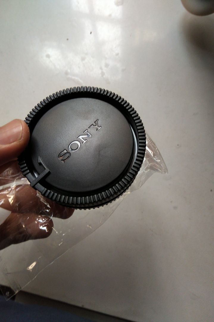 giao hàng nhanh. mà đặt nhầm rồi, mình muốn đổi qua ngàm E thì sao shop