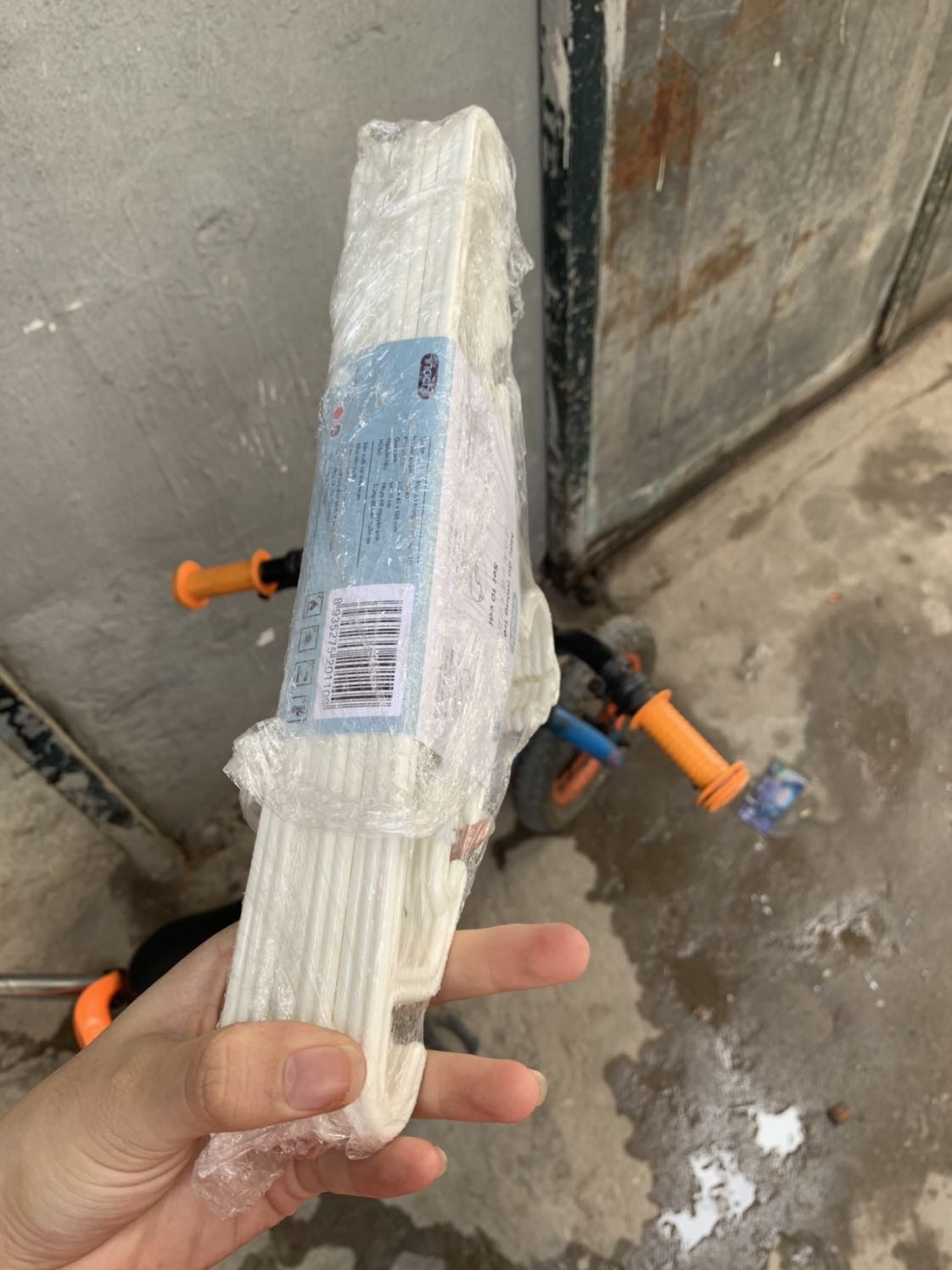 Loại móc trẻ em này cũng rất ưng ý luôn. Phơi áo bé ko sợ bay hay tuột