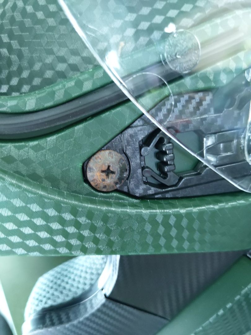 vừa nhận hàng, mở ra thì kính trong đã trầy, ốc vít thì rỉ sét, quá thất vọng.
update: đã nhận hàng đổi trả của shop, tuy hàng đổi vẫn bị xước kính trong 1 ít nhưng vẫn đánh giá cao thái độ của shop. Thanks.