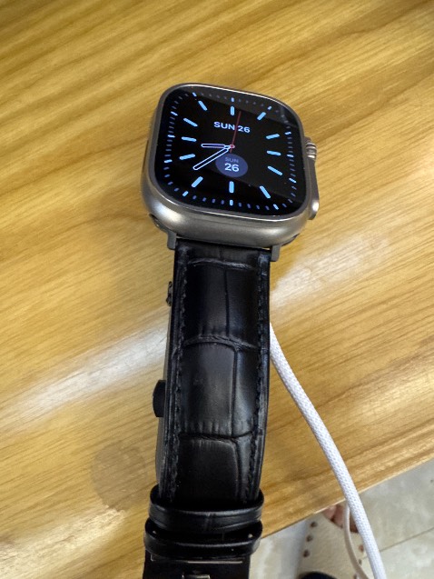 Dây dày dặn, da đúng như mô tả. Giao hàng nhanh.