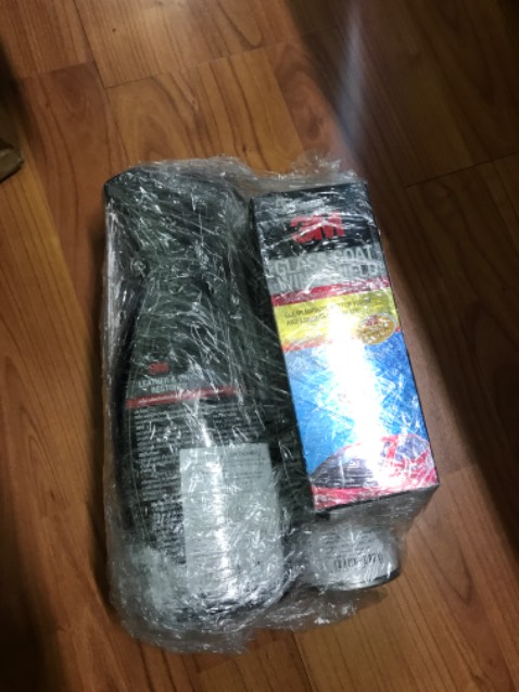 Mình mua nhiều sản phẩm của 3M nên khâu đóng gói rất kĩ càng và cẩn thận. Còn riêng chai dung dịch dưỡng da: cảm nhận ban đầu dùng thử thì mình thấy khá tốt: độ bóng cải thiện, thân thiện với da tay (k để lại nhờn và khô nhanh). Mọi người nên sắm 1 chai để bảo dưỡng ô tô cũng như các đồ vật khác bằng da, bằng nhựa cho mình. Sản phẩm tốt 👍👍👍