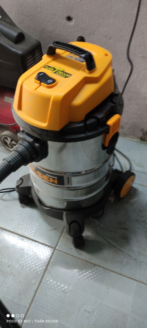 máy này dùng ngon các bác ơi. e làm DIY nên mua con này về hút bụi từ máy cưa quá ok luôn. máy hút mạnh có cả hút cả thổi rất tiện dụng