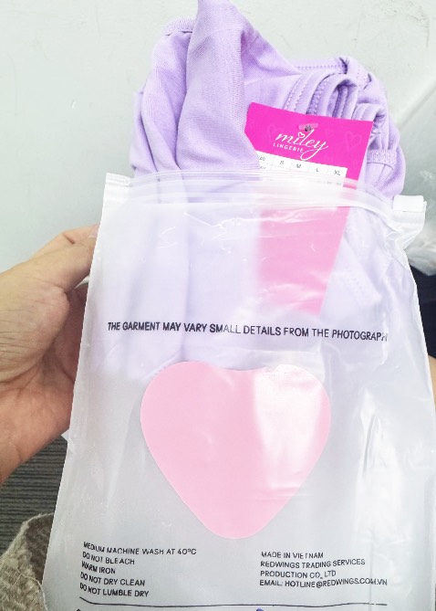 Vải cotton thấm hút tốt lắm nha, bao bì và màu rất dễ thương