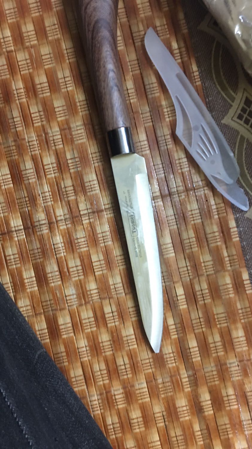 Mũi dao bị gãy ... dao đẹp