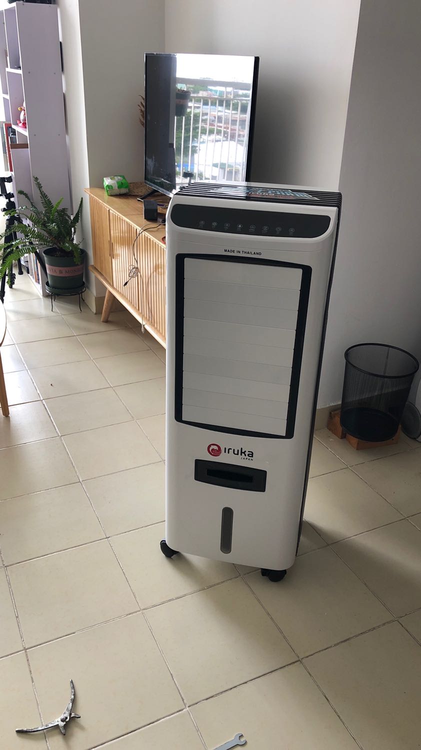 Sản phẩm mới mua về dùng khá tốt, độ bền như thế nào thì chưa biết được. Một điểm phàn nàn tí tẹo là cái khoá đi kèm nhỏ hơn so với ốc để gắn bánh xe vào máy.