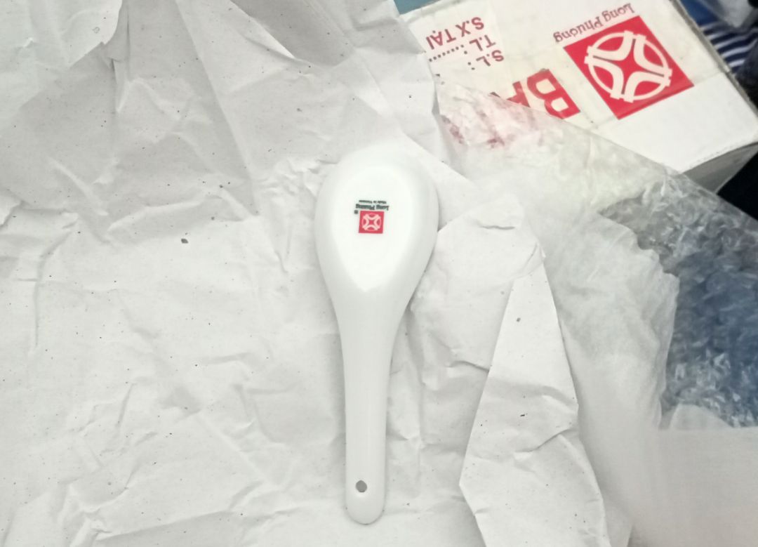 shop giao hàng nhanh, thân thiện, trả lời tư vấn nhiệt tình dễ chịu. Thích nhất khâu đóng gói của shop bao đỉnh ko lo vỡ hàng, đảm bảo tới tay người nhận hàng vẫn còn nguyên vẹn. Nói tóm lại là shop làm việc có tâm nên mình có thể ủng hộ shop thêm 1,2,3,4....N lần sau sa nữa ạ😘😘