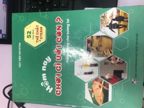 Giao hanhg siêu nhanh luôn, sách đẹp lắm bìa cứng xịn xò. Xem qua nội dung mình rất ưng hy vọng  con sẽ thích.