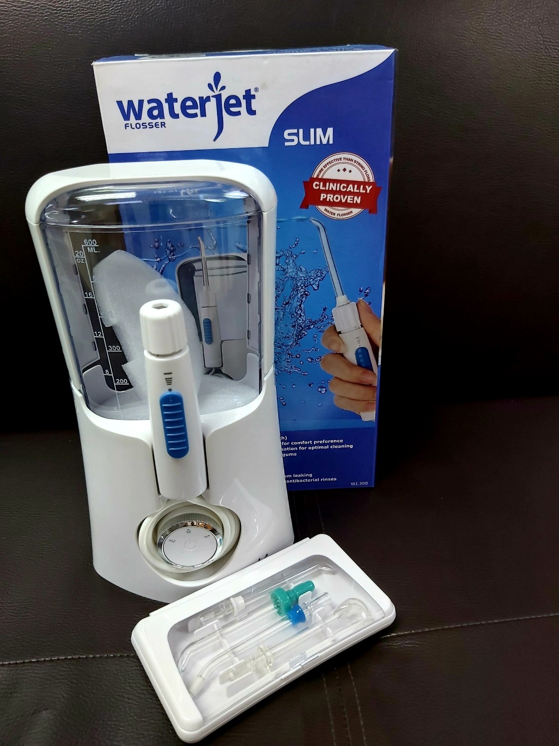 Lực phun ok, sạch sẽ, lấy đi những mảnh vụn thức ăn kẹt lại xung quanh mắc cài Lực phun ok, sạch sẽ, lấy đi những mảnh vụn thức ăn kẹt lại xung quanh mắc cài