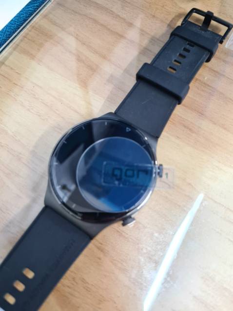 Tôi đã mua cho GT2 2 PRO mà kinh này là nhỏ quá. Nhỏ hơn nhiều so với mặt đồng hồ.