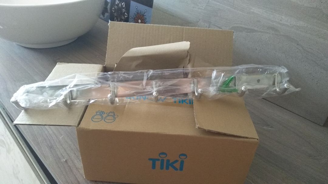 Tiki giao hàng nhanh đóng gói cẩn thận, sản phẩm thâý chắc chắn, sáng đẹp nhưng theo mình thấy là giống sắt mạ hơn là inox, tuy nhiên do mua được giá rẻ nên thấy khá hài lòng Tiki giao hàng nhanh đóng gói cẩn thận, sản phẩm thâý chắc chắn, sáng đẹp nhưng theo mình thấy là giống sắt mạ hơn là inox, tuy nhiên do mua được giá rẻ nên thấy khá hài lòng