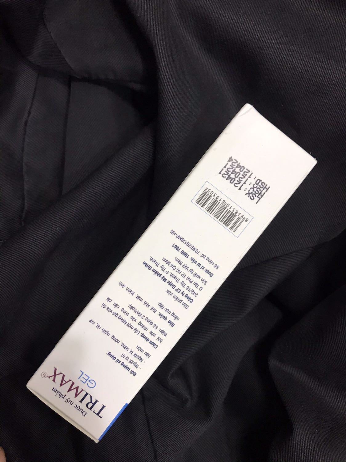 Bữa mua 1 tuýp xài rồi, do tính chất công việc phải ngồi máy nhiều nên mình bị sa búi trĩ lúc nào không biết luôn, sinh hoạt bất tiện hơn nhiều, bệnh này thì ngại đi khám nên mình đặt mua online lun, dù gì cũng là hàng chính hãng, đặt mua gel xài cũng ok lắm nhưng mình muốn triệt tận gốc nên mua viên uống lun hehe