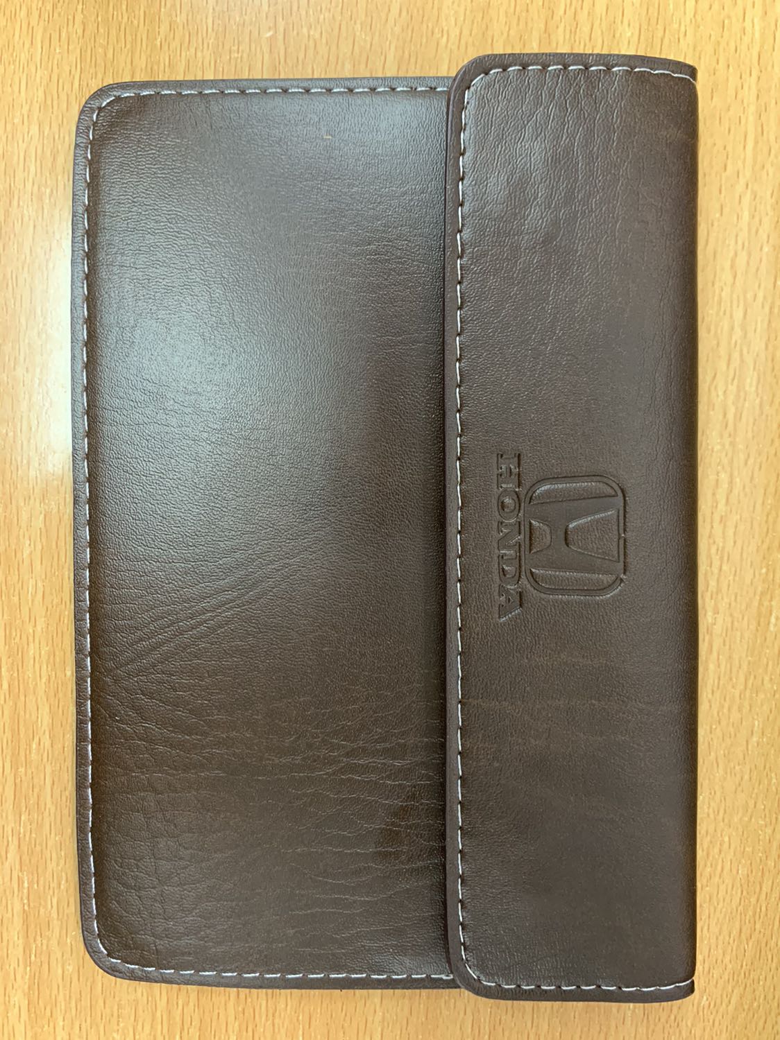 Hàng đẹp, tuy nhiên giao sai mã hàng (logo Honda thay vì logo Mazda như miêu tả). Đề nghị Tiki kiểm tra và giao lại đúng mã hàng.