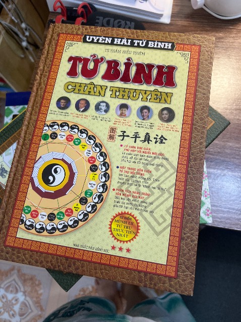 Sách bìa cứng, in màu rất đẹp, sách nghiên cứu, dễ đọc dễ hiểu