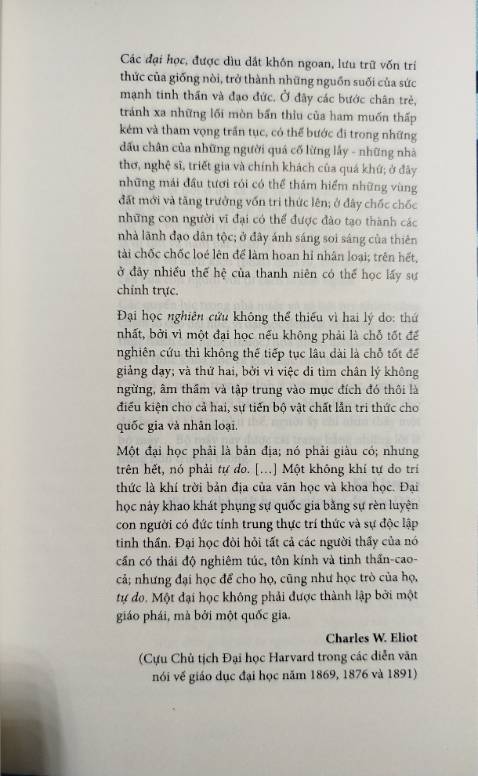 NÓI THẬT LÒNG THÌ ĐÂY LÀ CUỐN SÁCH LÀM TÔI CẢM THẤY HẠNH PHÚC.
một cuốn sách cực kỳ đáng đọc và hay, dành cho dân nghiên cứu học thuật và những ai muốn lên kế hoạch học tập suốt đời cho bản thân.
không có gì để chê từ văn phong của tác giả đến cách trình bày-in ấn của nxb và đến cả việc đóng gói-giao hàng. không bị gãy gáy, góc sách cũng còn nguyên vẹn. trang giấy in bên trong không lem màu, đặc biệt là mùi thơm của sách. 
tôi đã chờ đủ lâu để tiki giảm giá và freeship cho cuốn này và vừa đúng lúc cầm lên tay sau một thời tình cờ đọc được sách trong thư viện trường đại học.
cuốn này thực sự rất đáng để tìm-mua và để đọc.