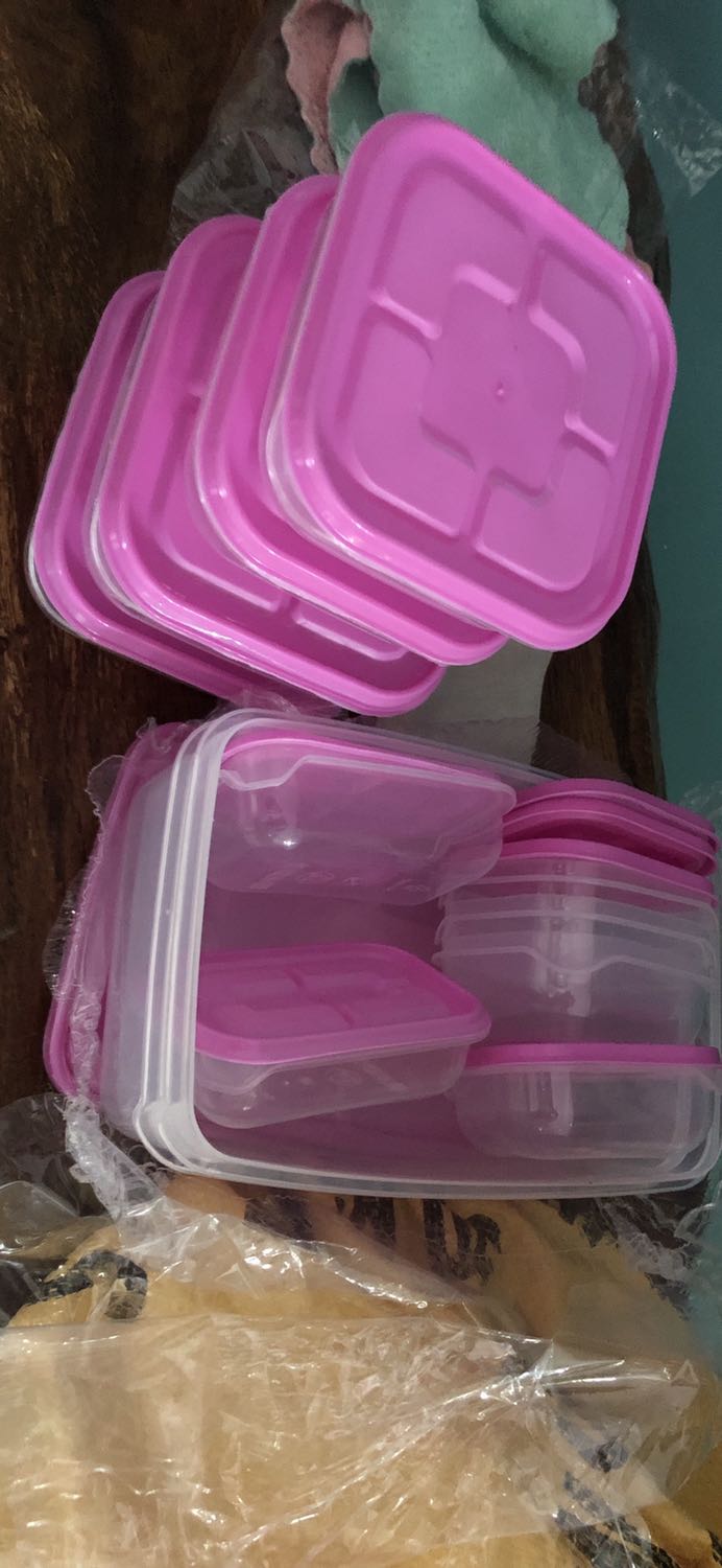 Hộp và nắp mỏng hơn mong đợi.