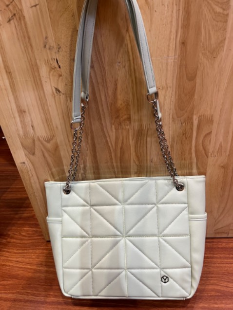 Nhìn xem ghiền chưa form to nhưng lên chuẩn đẹp mẫu này mang đi chơi đi làm đều thoải mái nha mí bà ní yêu xinh dã mang luôn ý da mềm mại nữa shop 10đ