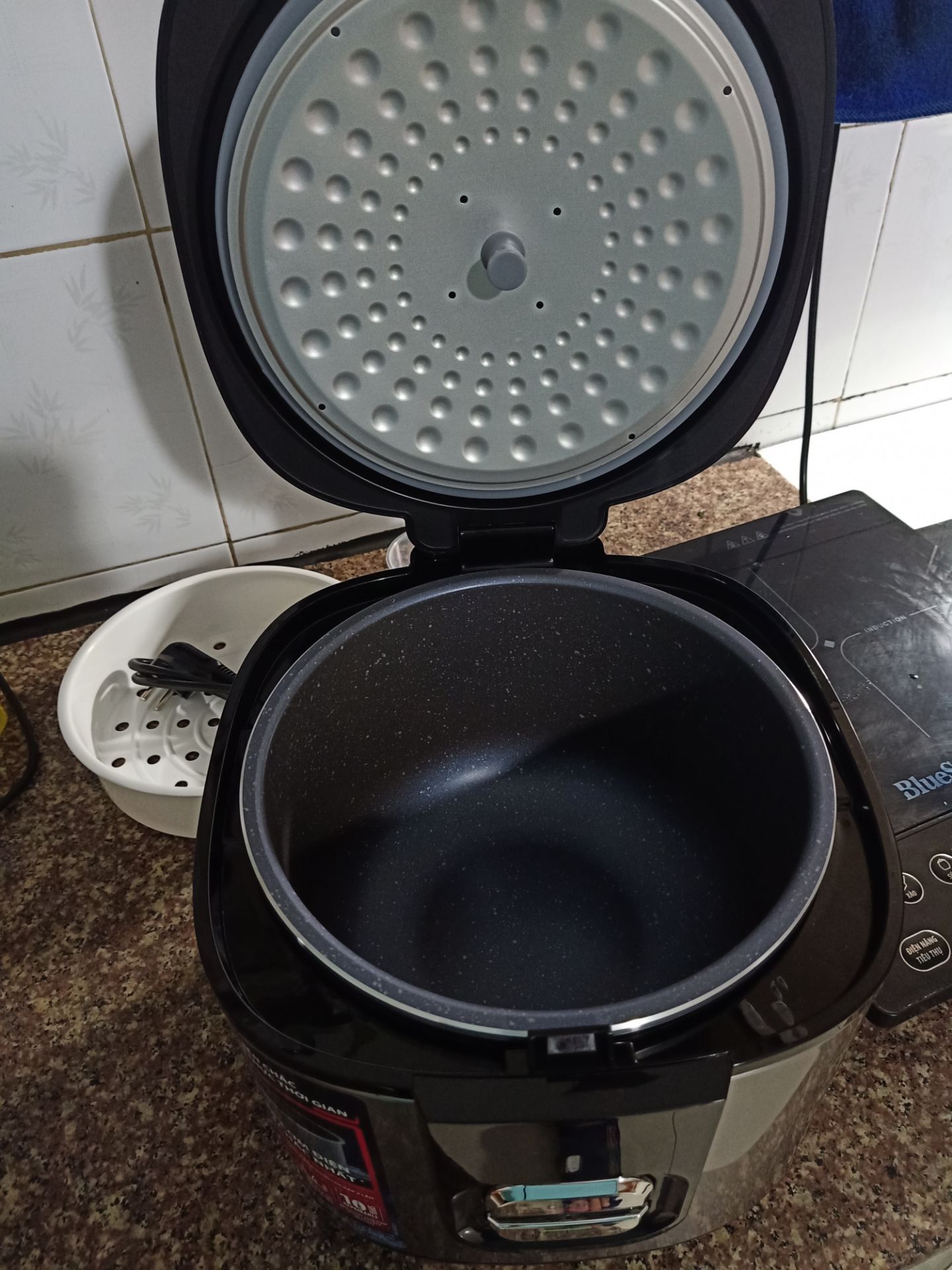 khá là xịn xò. đẹp hơn mình nghĩ. quà tặng cũng vậy. quà tặng hơi to hơn mình tưởng