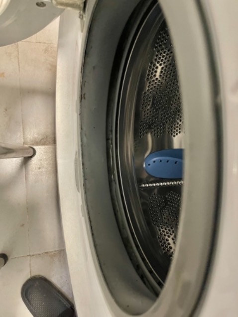 Mình xịt lên chỗ mốc để từ trưa hôm nay qua sáng hôm sau thì sạch rất nhiều. Không hết hoàn toàn nhưng hết nhiều. Rất hài lòng.