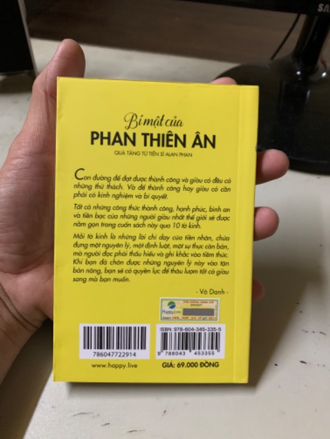 Sách được bọc cẩn thận,nhỏ gọn .Cảm ơn Happy Live