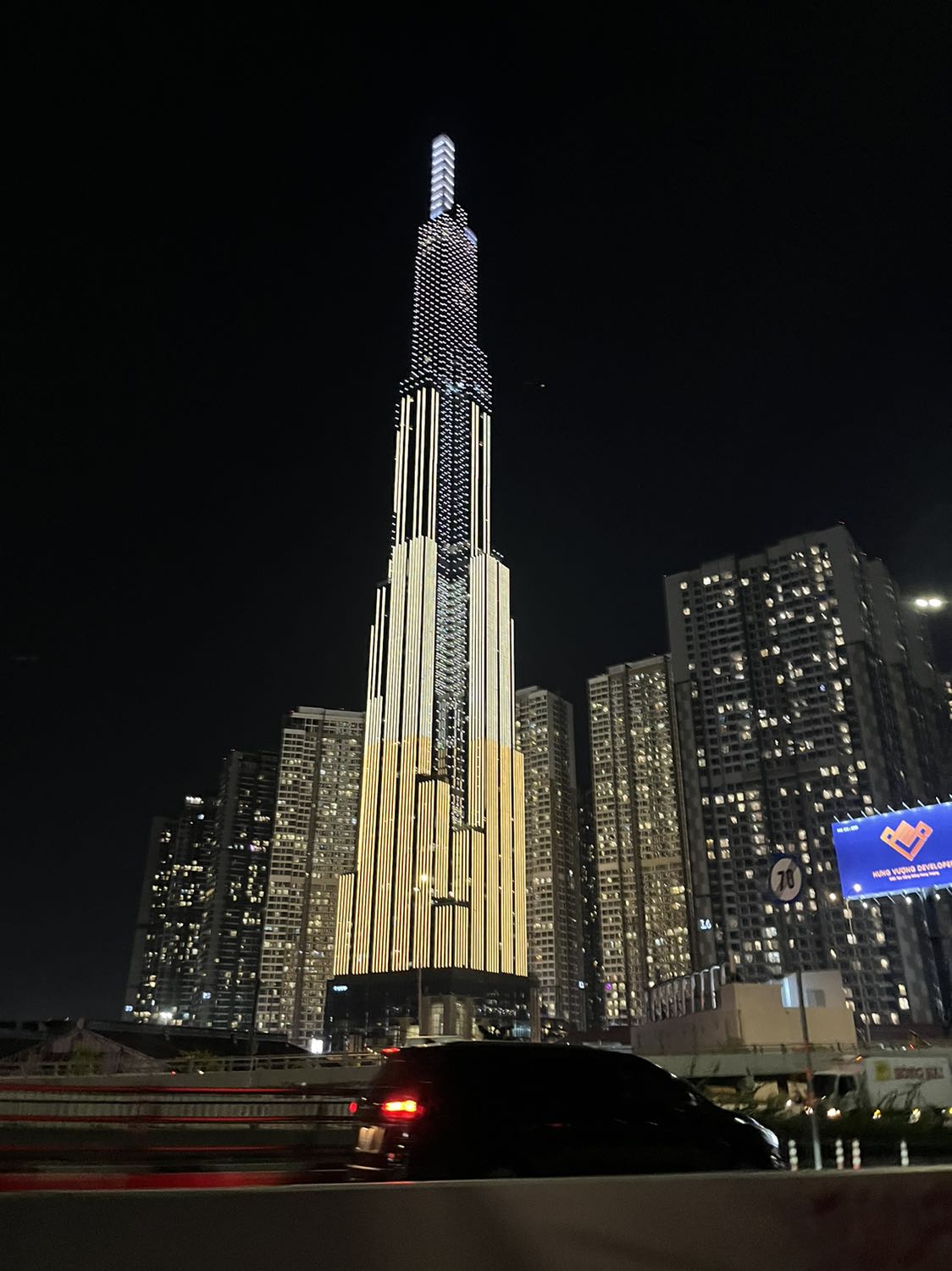 giường khá đẹp nhưng lưu ý phải sử dụng nệm dày nhé vì thanh giường khá thưa giường khá đẹp nhưng lưu ý phải sử dụng nệm dày nhé vì thanh giường khá thưa