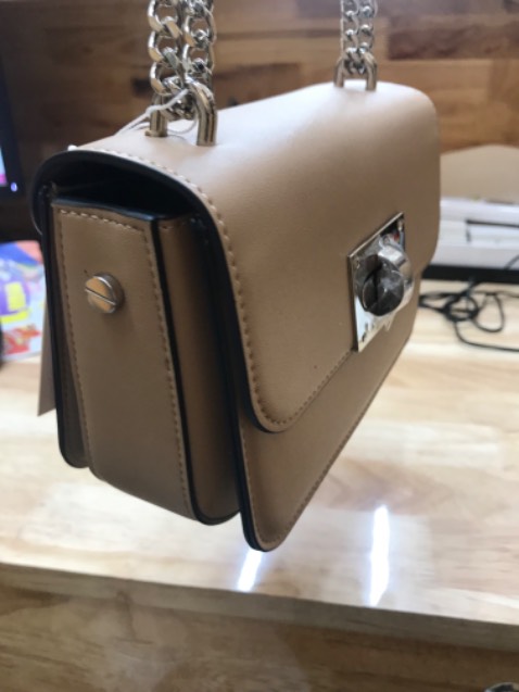 sản phẩm đẹp , bền dễ phối đồ màu sắc hài hoà hợp với mọi lứa tuổi 
luôn ủng hộ shop ❤️❤️❤️