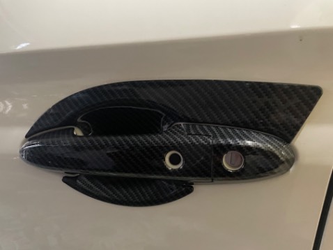 Của trước vừa đẹp, cửa sau hơi hở 1 xíu