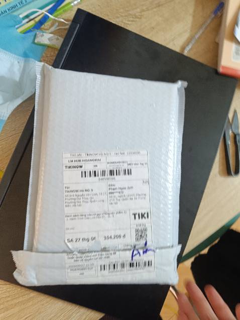 Đóng gói cẩn thận giao hàng nhanh còn nội dung là cái ghế vì nó không phải bàn