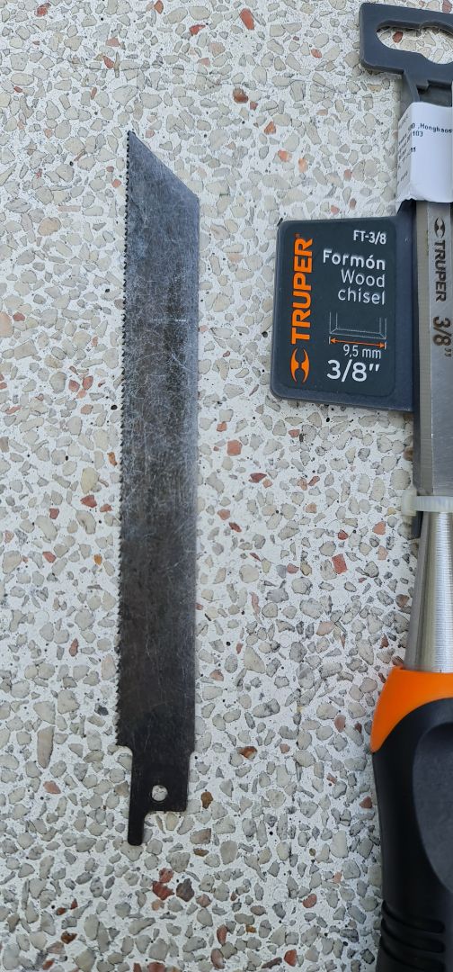 Treo đầu dê bán thịt ***. Trên hình lưỡi cưa mới đẹp vậy mà khi giao thì giao lưỡi cũ trầy trụa, nát bét chắc đã dùng được vài ba năm rồi. Lỡ mua rồi thì đành chịu thôi vhuws giá trị không bao nhiêu mà đổi trả cho phiền phức.
Thật là buồn với kiểu làm ăn như vậy.