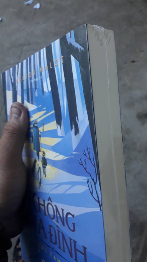 Giao hàng nhanh, hàng giao còn nguyên. Sách còn seal, k bị hư hại.