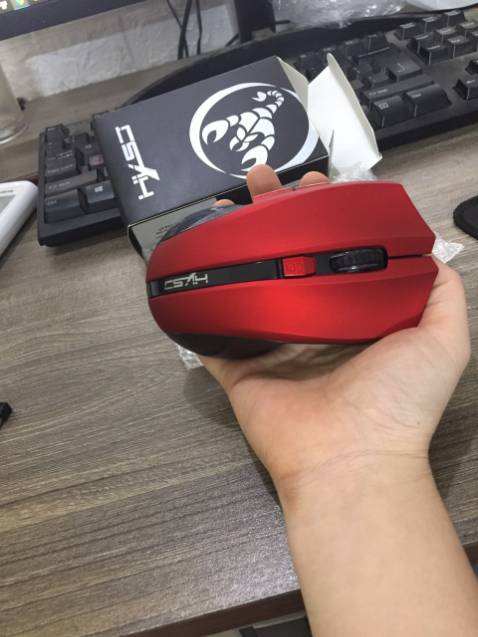 chuột nhẹ tênh, thiết kế đơn giản nhưng chất lượng rất ok, màu đỏ huyền thoại của m, m mua con này dùng 2 pin điều khiển rất nhạy, lần sau mua thêm con nữa dùng cho tivi, hàng tốt, giá tốt, m đánh giá cao sp và dịch vụ của shop