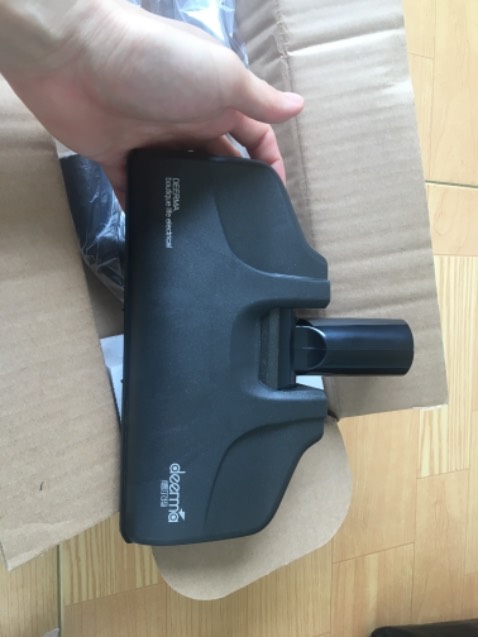 + Đóng gói cẩn thận.
+ Lực hút mạnh.
+ Lắp tháo dễ dàng tiện dụng.
+ Giá phải chăng.

- Tiếng to
- Chỉ có 1 lõi lọc, dùng 1 tg các bạn phải thay (mình nghĩ cái này là hiển nhiên rồi, dùng hút bụi là phải chấp nhận)