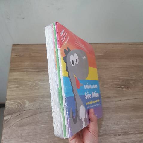 Hình ảnh đẹp mắt nhiều màu sắc, nội dung đơn giản - gần gũi - dễ hiểu với các bạn nhỏ từ 2 tuổi - 4 tuổi. Nhà bán đóng gói cẩn thận, tiki giao hàng nhanh chóng