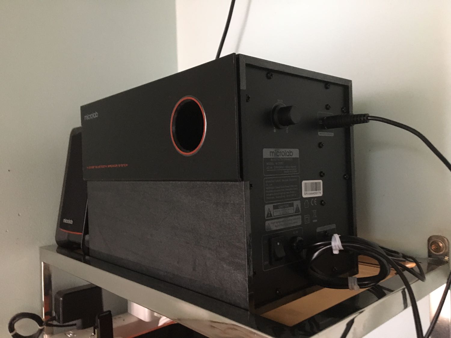 Sản phẩm tương đối ổn.kết nối bluetooth nghe hơi nhỏ,cắm jack 3.5 thì nghe to.