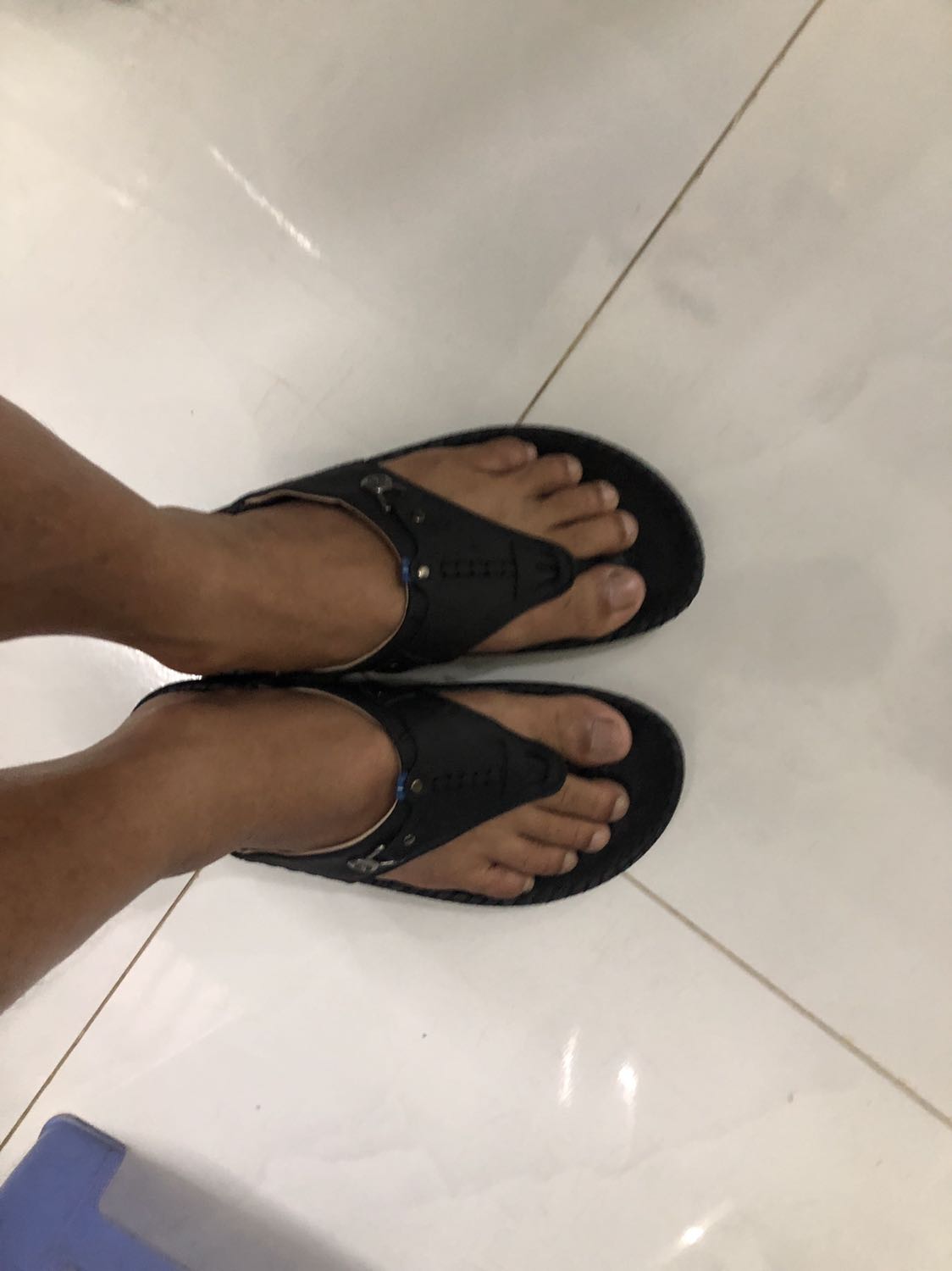 Trước kia có mang 1 đôi kiểu này cực kỳ bền của Shop lun. Mới hư. Nay đặt mua lại cực kỳ vừa ý. Dép chắc chắn