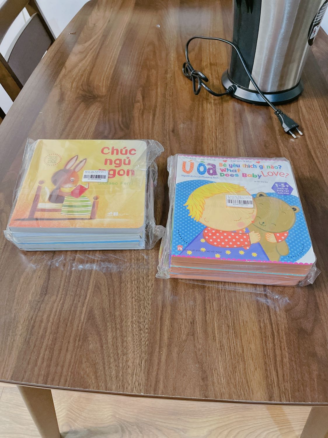 Quá ấn tượng với cách làm việc của Tiki, mới đặt đêm qua hnay giao luôn không kể mưa gió dù mình chỉ đặt giao hàng bt không phải giao hàng nhanh.