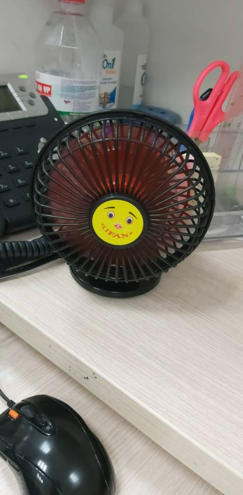 Quạt tuy nhỏ nhưng rất mát, thích hợp để vp nhé. Nên mua.