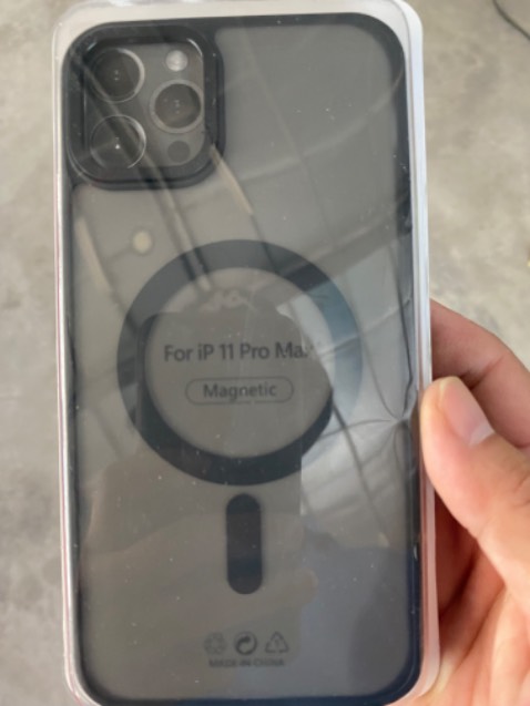 Ốp đen nhám đẹp, cầm chắc và bám tay ko bị trơn trượt, các nút nguồn âm thanh bấm nhạy, khung camera dày cứng đảm bảo camera ko bị chạm xước khỏi cần mua 3 miếng bảo vệ
Sạc bằng Magsafe ổn 
Giá rất tốt so với chất lượng đáng mua thêm màu xám dùng thay đổi