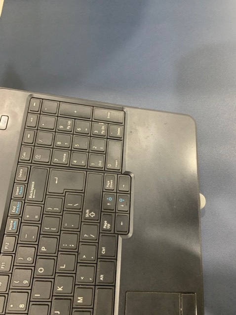 Rất bám bàn, bề mặt láng mịn.
Hai mặt tiện dụng. Rất dễ đi chuột.
Giá cả hợp lý rất đáng mua.