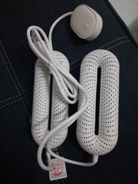 Kiểu dáng gọn, đẹp, thích hợp đem theo khi đi du lịch, chưa sd nên chưa biết độ bền, điểm trừ là đặt màu xanh nhưng giao màu trắng!