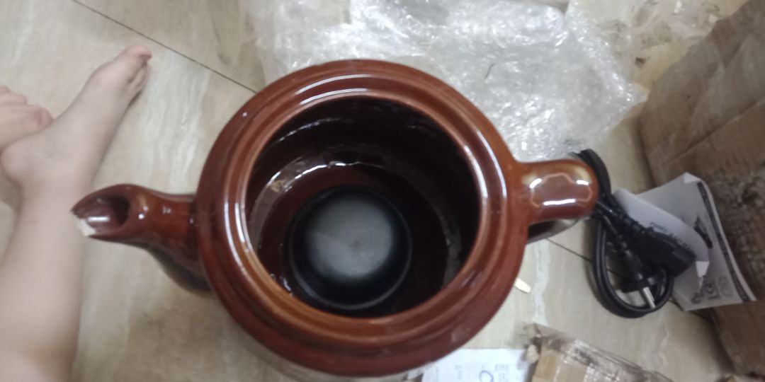 Gói hàng rất cẩn thận, nhưng bên trong thì như thế này đây. Còn ai dám tin tưởng shop nữa 😤