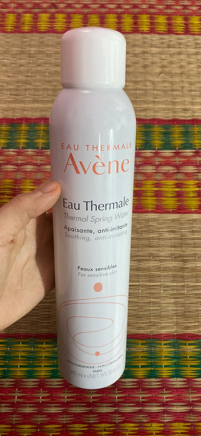 Tiki giao đồ nhanh như 1 cơn gió, mua *** đợi cả tháng k tới qua tiki mua phát giao ngay. Xịt khoáng tia xịt nhỏ, đều, mát da, hàng chuẩn nha, check mã vạch được. Ủng hộ Tiki, người Việt nên mua sắm trên trang mua sắm của người Việt.