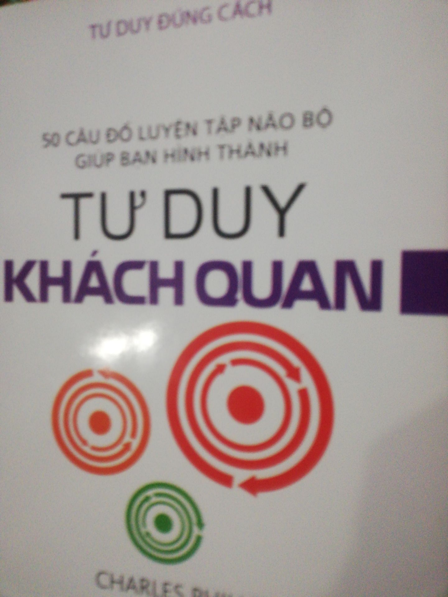 tôi mua và cảm thấy rất thất vọng giấy quá xấu và có mùi như ẩm mốc