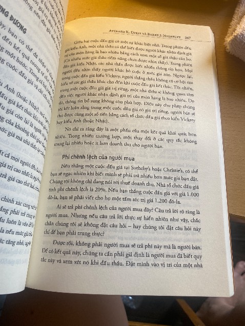 Sách được giao nhanh đóng gói cẩn thận và nguyên vẹn. Cá nhân mình cảm nhận thấy sách khá “khó nhai” vì lượng lý thuyết đồ sộ. Nhưng cũng đáng được cân nhắc mua.