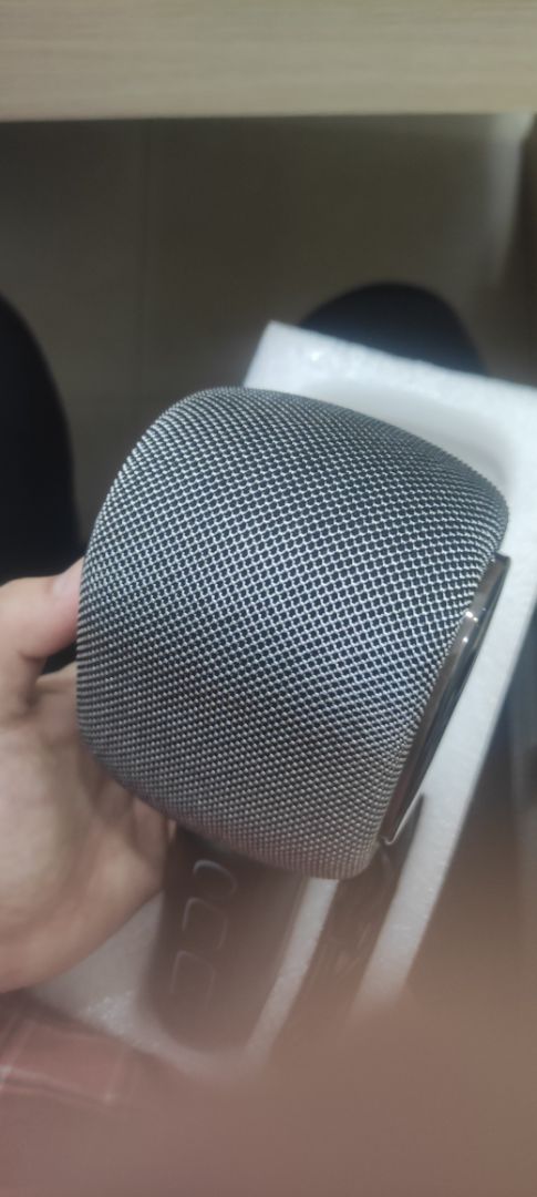 âm thanh tốt, hát lớn mà tiếng không bị phô, hàng chuẩn 9/10, shop hỗ trợ khá tốt, có phiếu bảo hành đầy đủ, sp tốt trong tầm giá, mn nên mua