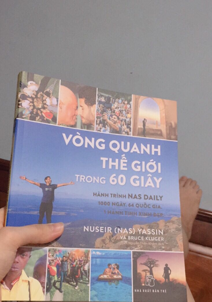 Vòng quanh thế giới trong 60 giây. Dịch ở nhà nên đi du lịch qua sách vậy. Hành trình Nas daily 1000 ngày, 64 quốc gia. Một hành tinh xinh đẹp. Rất tuyệt, nếu có Việt Nam thì công tuyệt hơn.