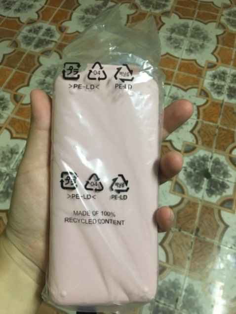 Hàng y hình. Nhưng bọc lần này hơi chán, ko có chống sốc gì hết á. Gọn lỏn mỗi cái máy tính trong hộp dẹt chữ nhật, khéo bị quăng quật va đập tùm lum í chứ. Hướng dẫn sử dụng cũng hơi sơ sài, mà máy thì nhiều tính năng nên lại phải mày mò trên web tìm hdsd chi tiết hơn ấy.