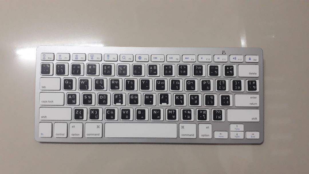 Chữ in rõ ràng, bề mặt miếng dán là loại sần nên không bị bay mực khi dùng nhiều như loại mặt trơn. Chữ in rõ ràng, bề mặt miếng dán là loại sần nên không bị bay mực khi dùng nhiều như loại mặt trơn.